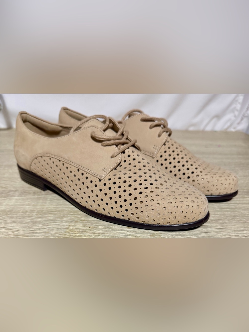 Trotters Lizzie Leather Oxford Tie Loafers Womens Size 9-1/2W, Beige, NWOB